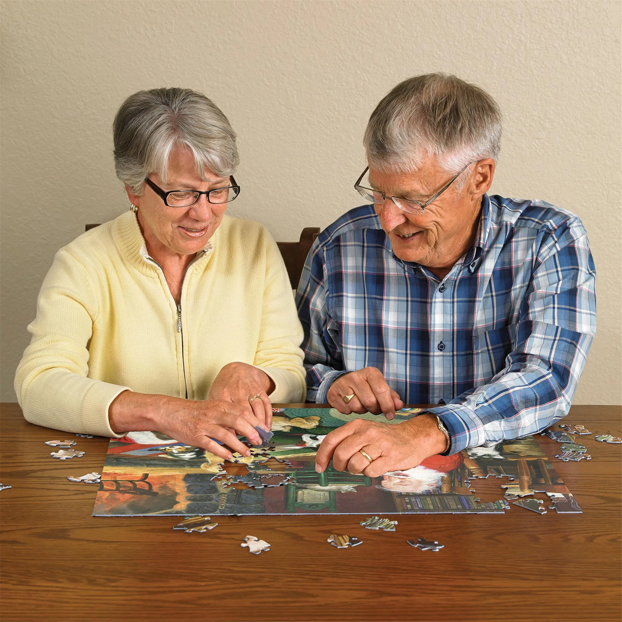 Santa's Playtime 275 Piece Puzzle - Image 3